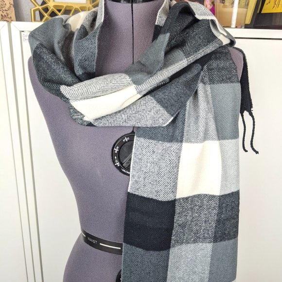 NEW Gray Buffalo Check Wool Scarf - Picture 4 of 6
